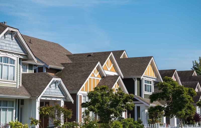 asphalt roofing styles to complement your home